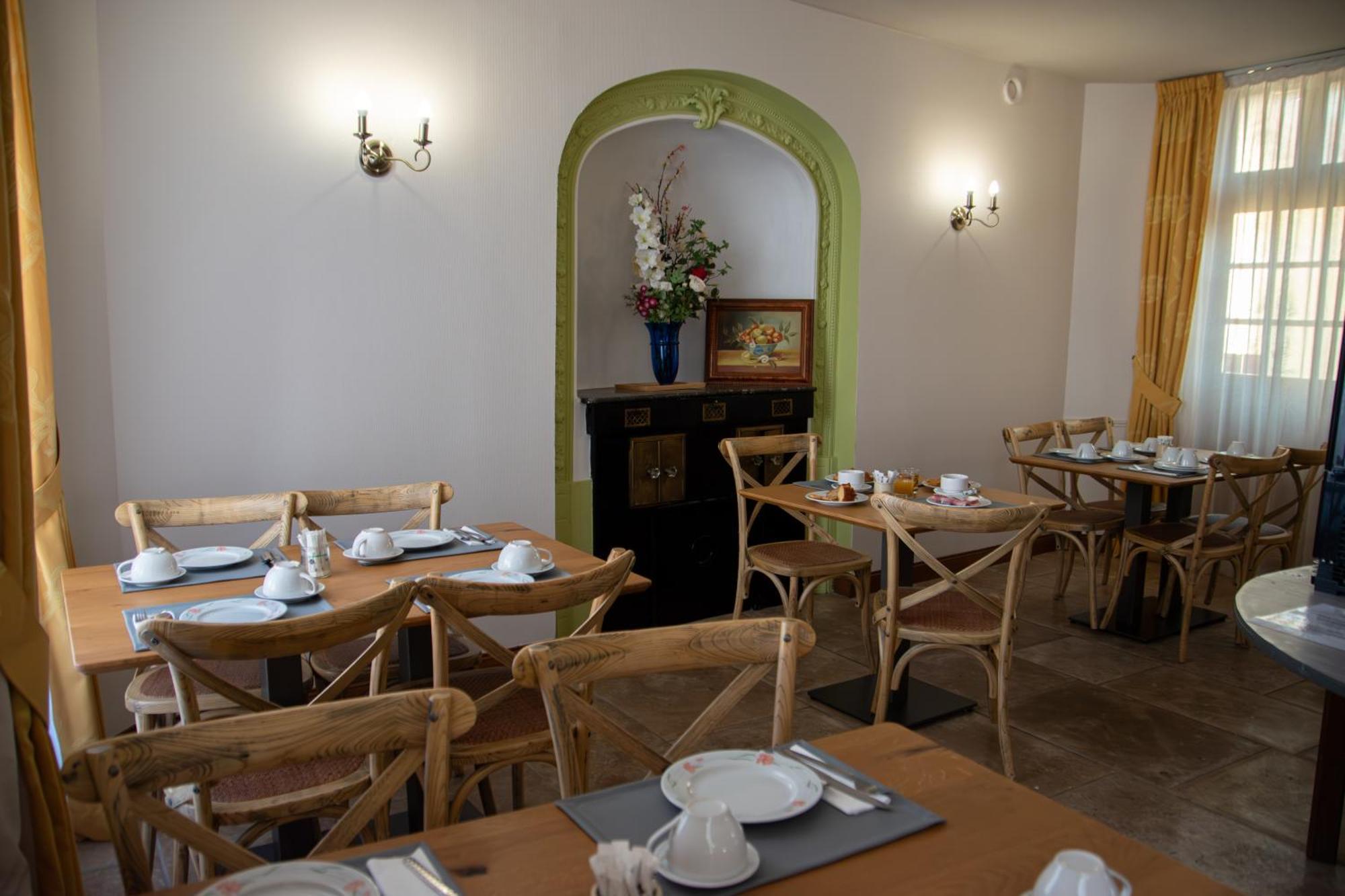 Logis Le Saint Nicolas Bar-sur-Aube Buitenkant foto