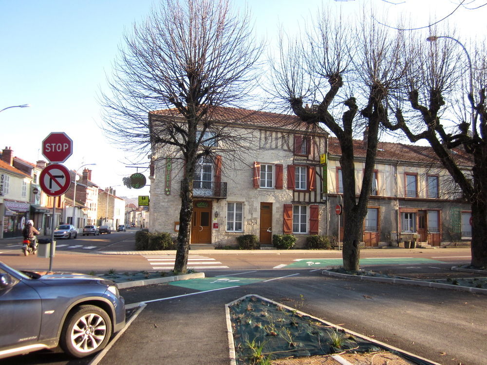 Logis Le Saint Nicolas Bar-sur-Aube Buitenkant foto