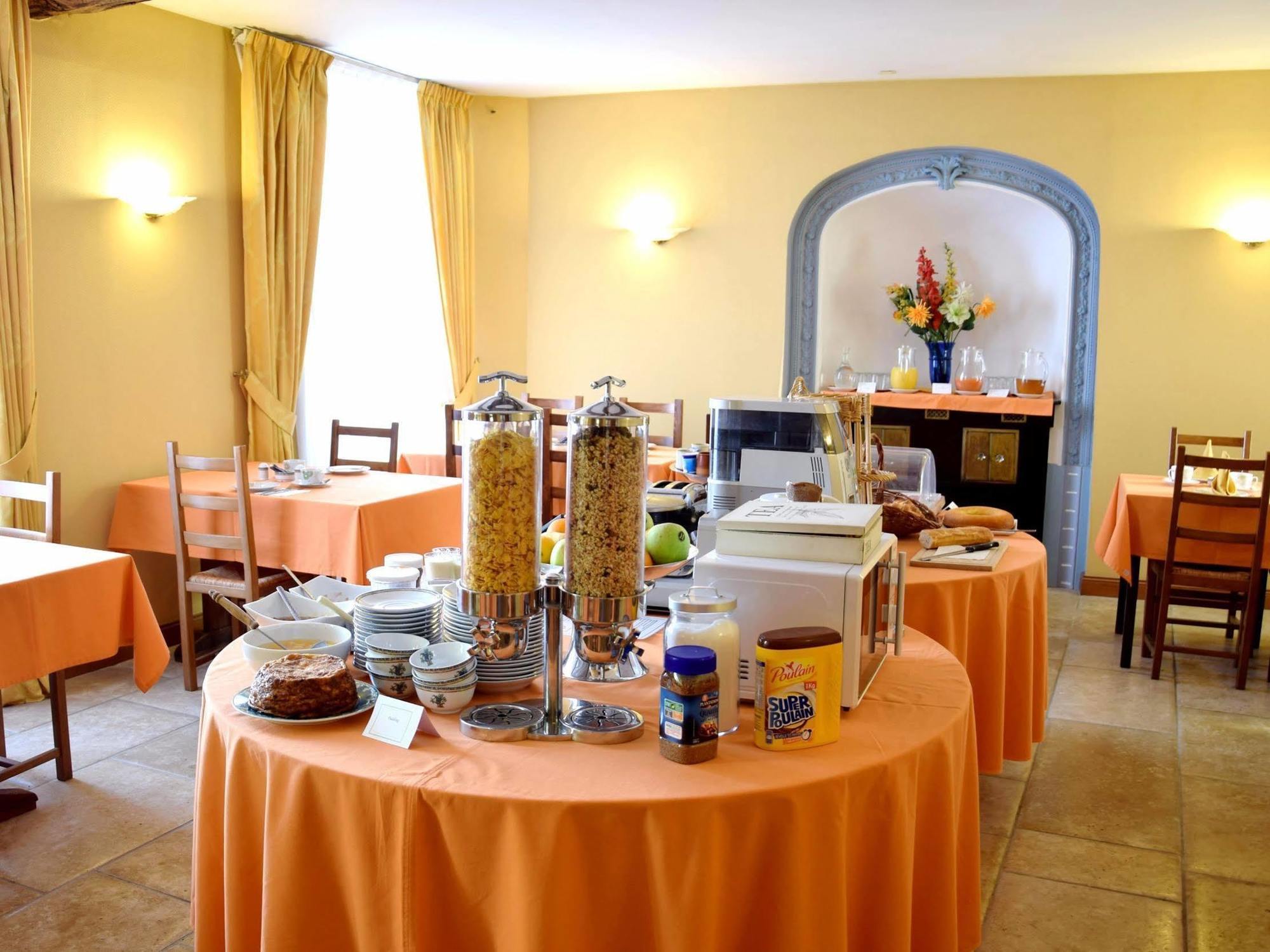 Logis Le Saint Nicolas Bar-sur-Aube Buitenkant foto